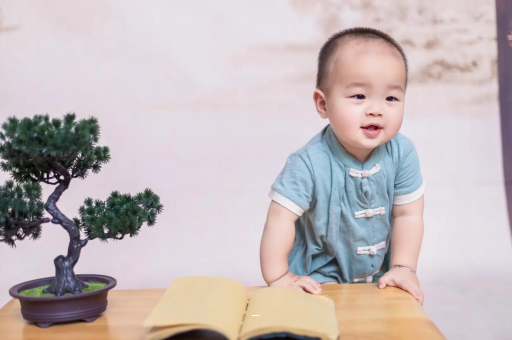 专业试管借卵代怀机构宝宝脸上小白点